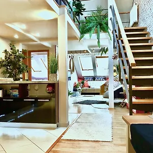 Duplex With Quite Terrace On Wenceslas Sq. Prag