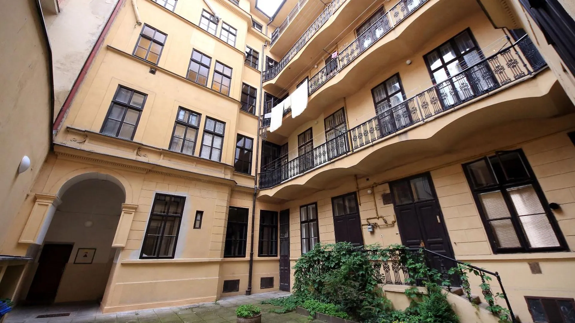 Apartment 4Bdr Old Town Flat By Church Of St Anne Prague